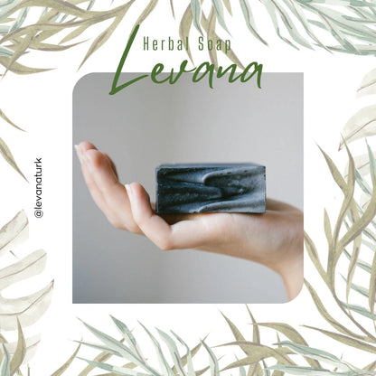 صابون التفتيح بالكربون الأسود – تنظيف عميق وتقشير طبيعي في قالب واحد