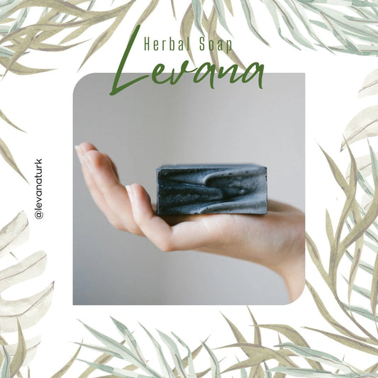 صابون التفتيح بالكربون الأسود – تنظيف عميق وتقشير طبيعي في قالب واحد